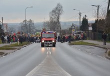 [fot. BBujnowska-Kowalska] Orszak Trzech króli przeszedł ulicami Żukowa - powiększ