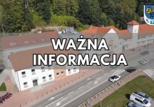 Napis: Ważna informacja. W tle Urząd Gminy w Żukowie. W górnym prawym rogu herb Gminy Żukowo